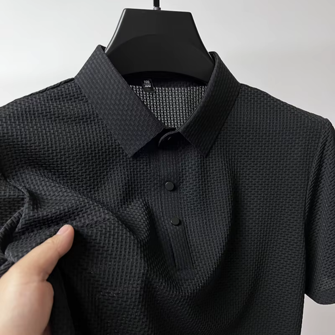 A Camisa Polo Alfa Classic combina um design atemporal com a máxima qualidade em tecido, garantindo elegância e conforto em todas as ocasiões. Seu corte impecável e acabamento premium fazem dela a escolha ideal para quem busca sofisticação no dia a dia.